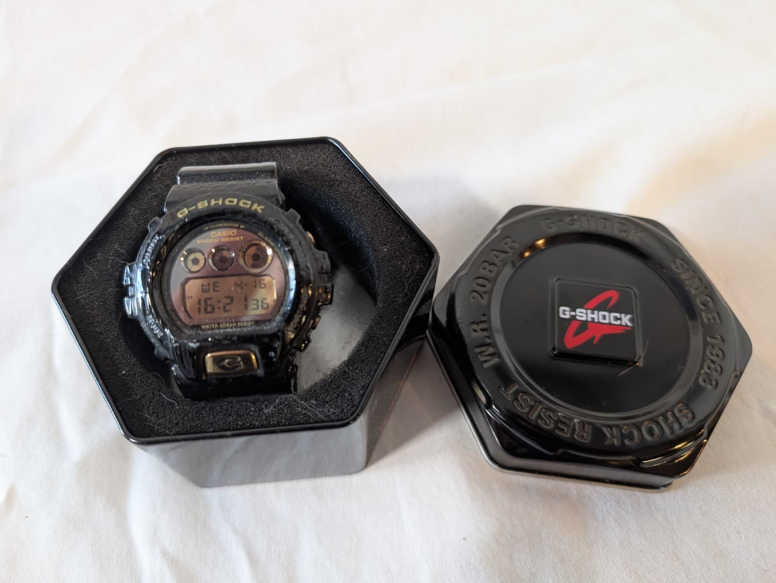 Casio G-Shock Crocodile Texture DW-6900CR-1 Black & Gold RARE Watch DW6900CR1