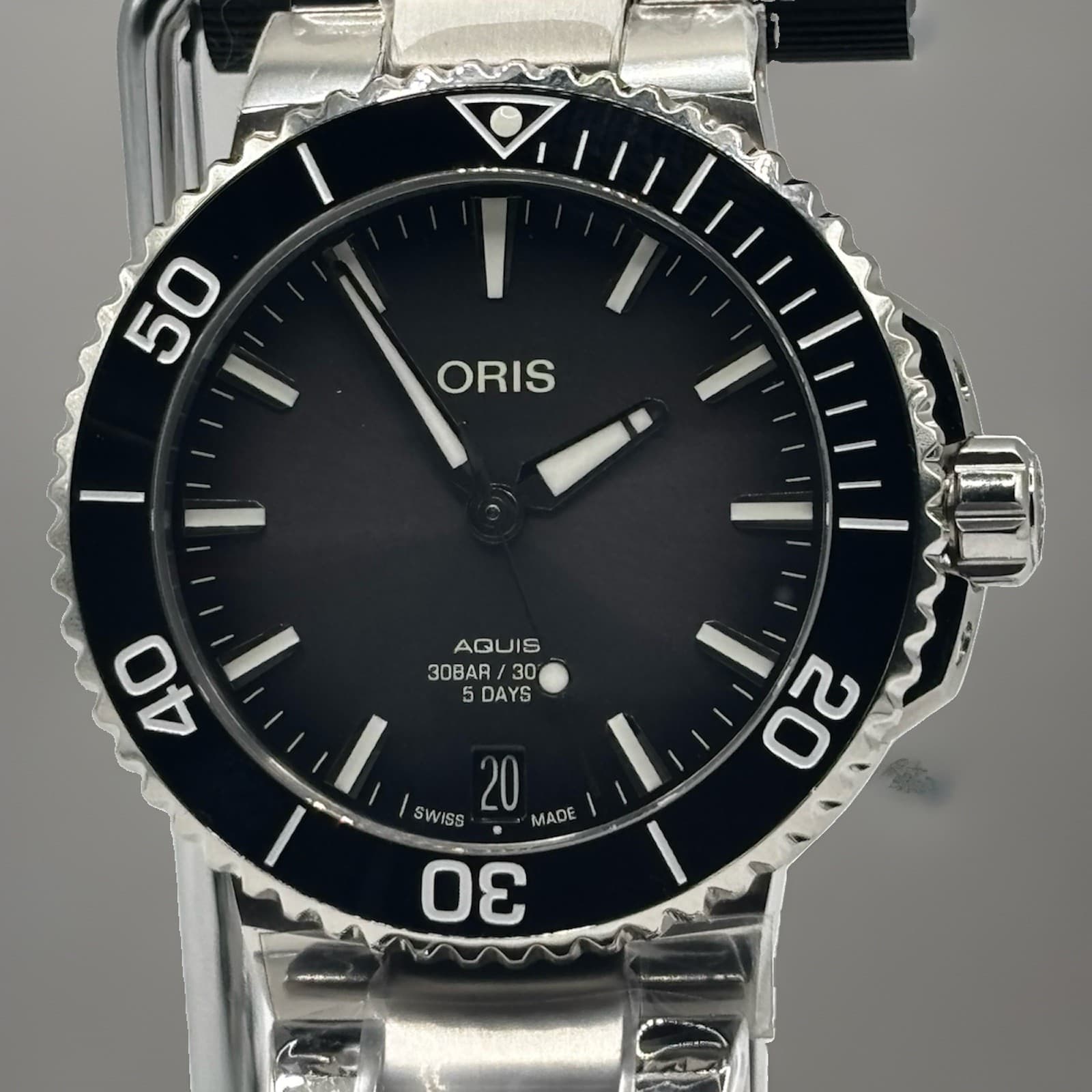 BNIB Oris Aquis Anthracite Men's Watch - 01 400 7769 4154  41.5 mm
