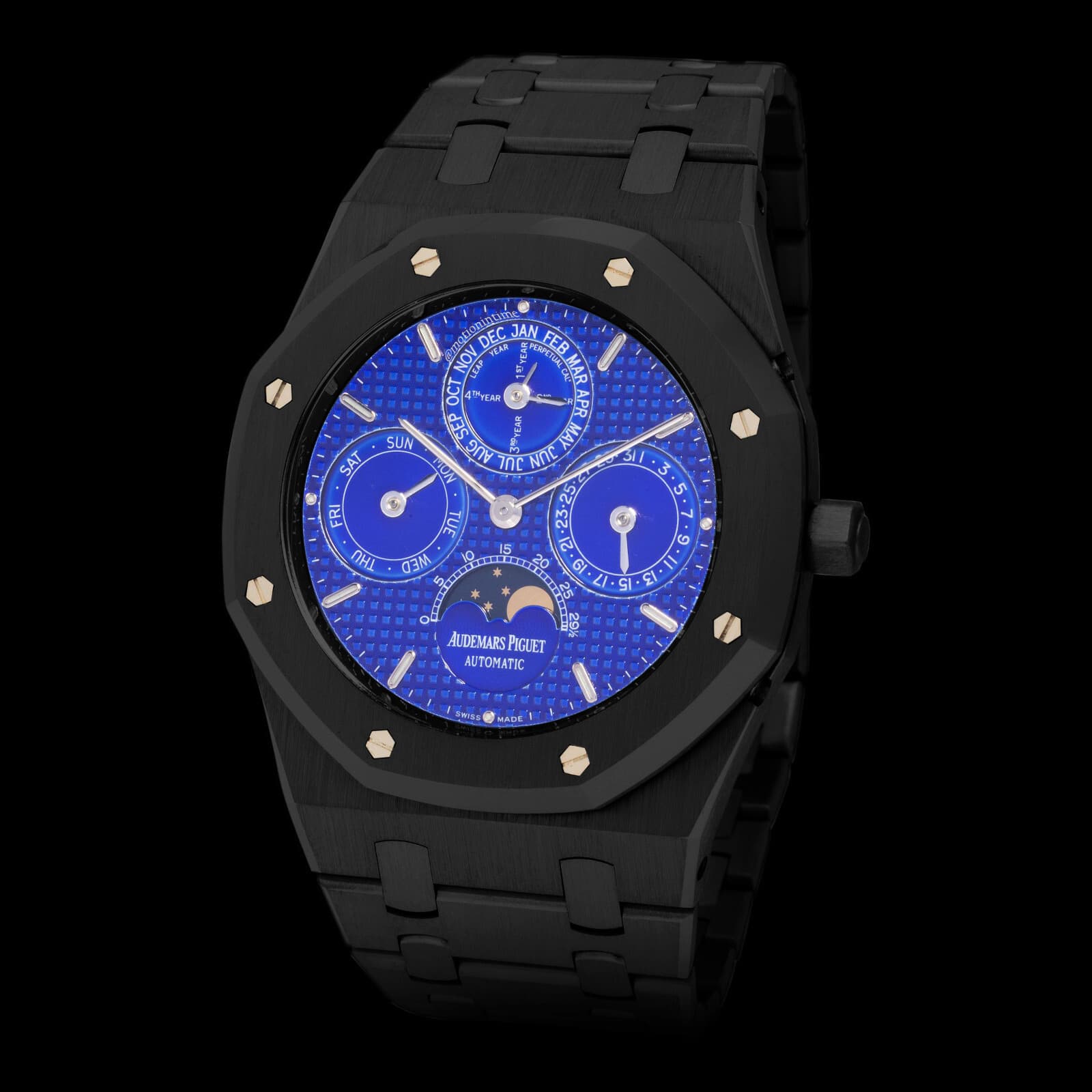 Royal Oak Perpetual Calendar Yves Klein Quantième Perpétuel Edition 25820ST