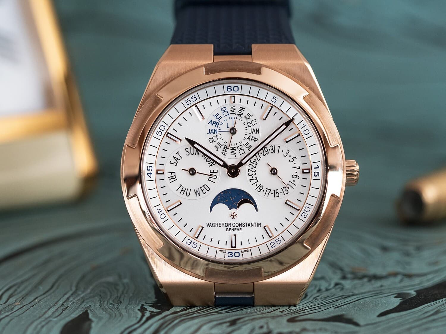 Vacheron Constantin Overseas Ultra-Thin R/G Perpetual Calendar 4300V/000R-B064