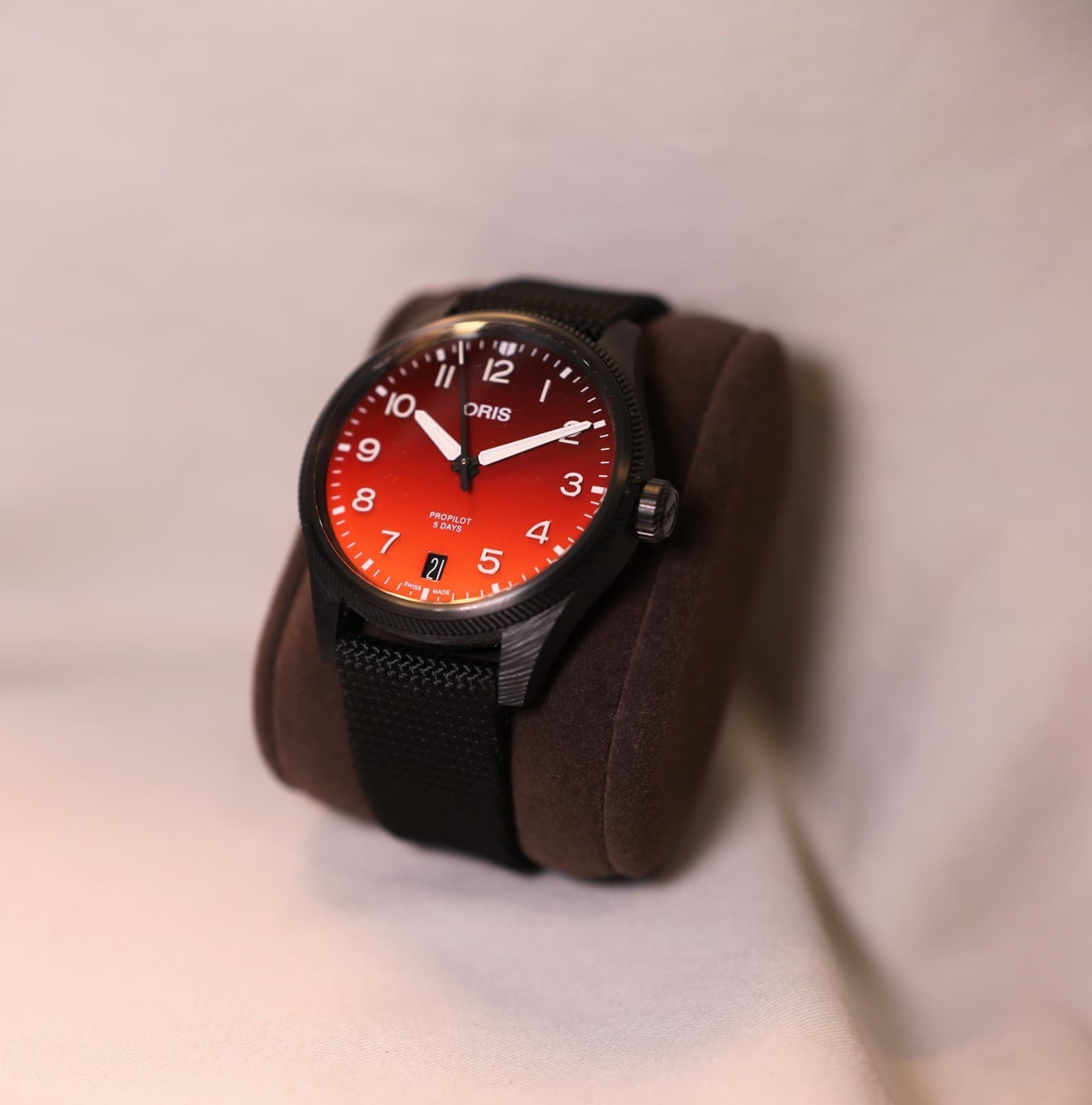 Oris Propilot Coulson Edition Auto Carbon Red Dial Watch 01 400 7784 8786-Set