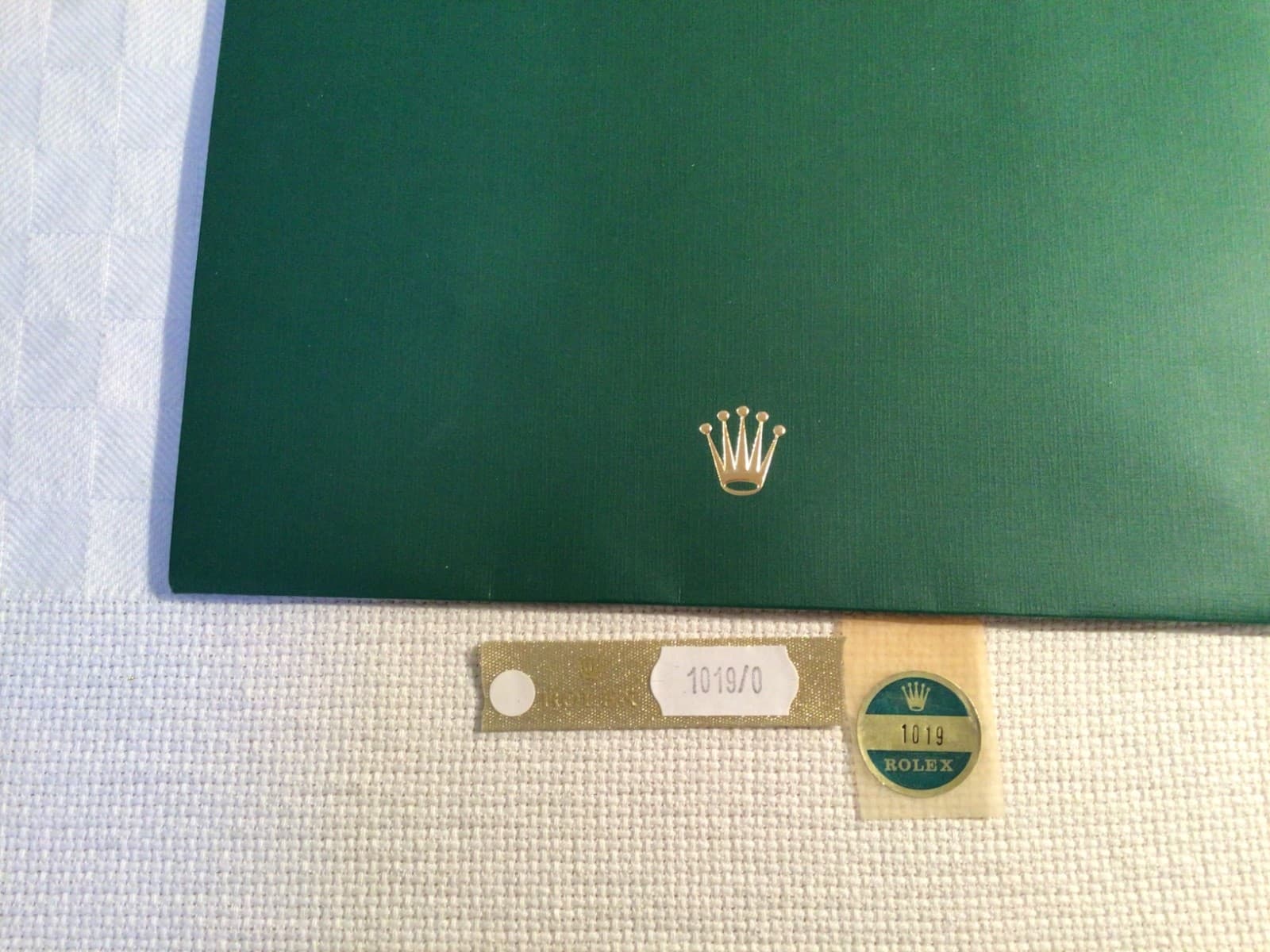 ROLEX MILGAUSS 1019 STIK REFERENCE STIK AND TAG X AGAINST BOX ROLEX BAG