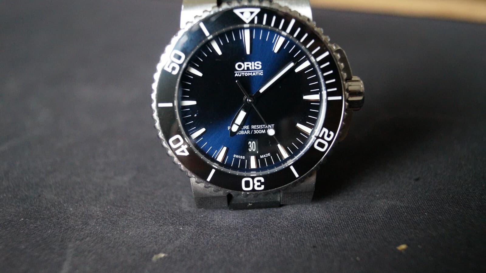 Oris Aquis Navy Automatic watch 01 733 7653 4135 07 4 26 34EB date @6 42.5mm uk