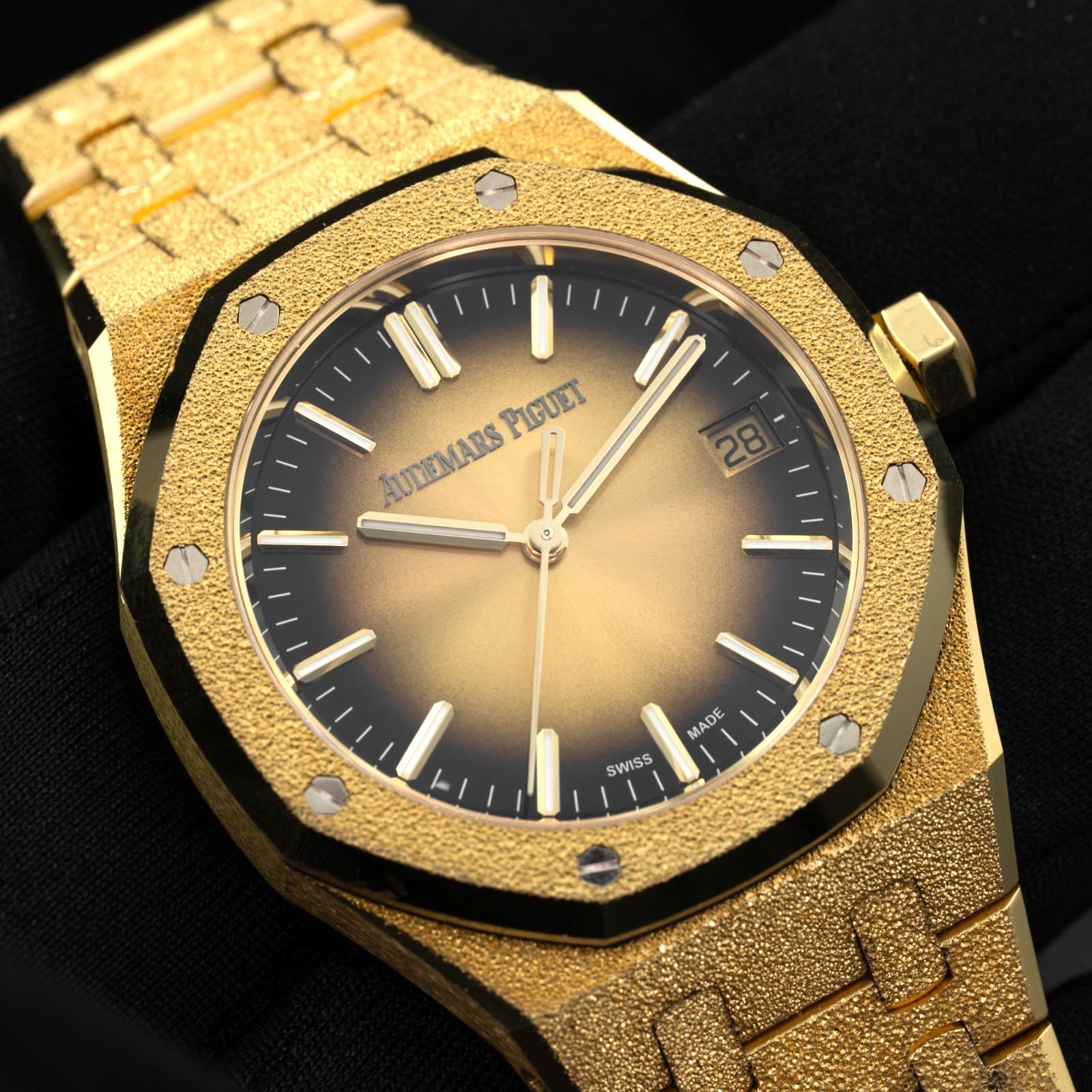 Audemars Piguet Royal Oak Smoke Dial Frosted | 15550BA.GG.1356BA.01 | Frosted