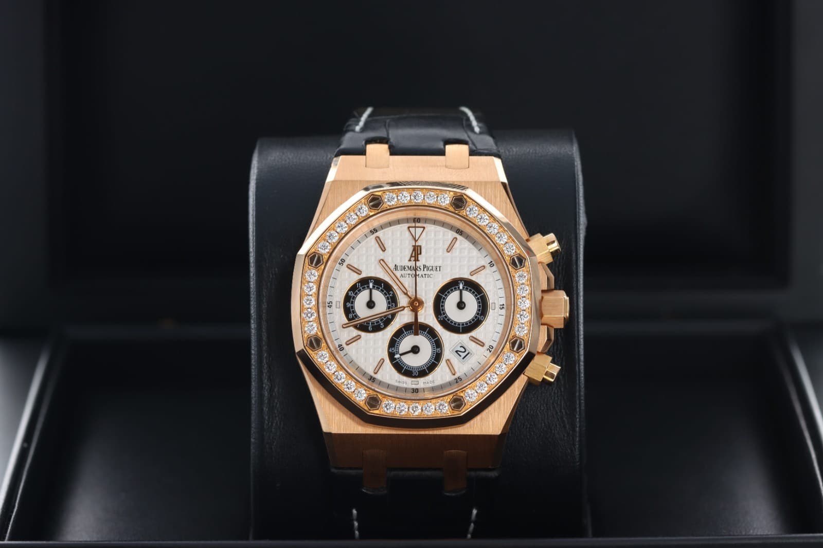 AP Royal Oak Chronograph 39mm Panda Diamonds Rose Gold, 26557OR.ZZ.D098CR.01