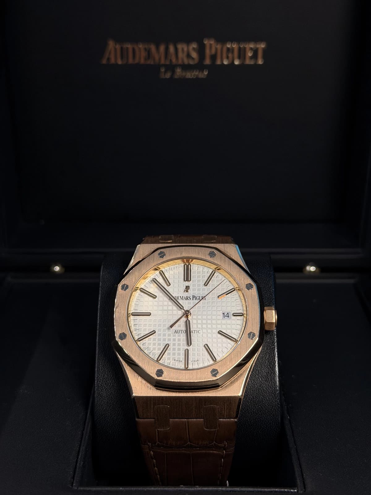 Audemars Piguet Royal Oak Selfwinding White RG 15400OR.OO.D088CR.01 with Box