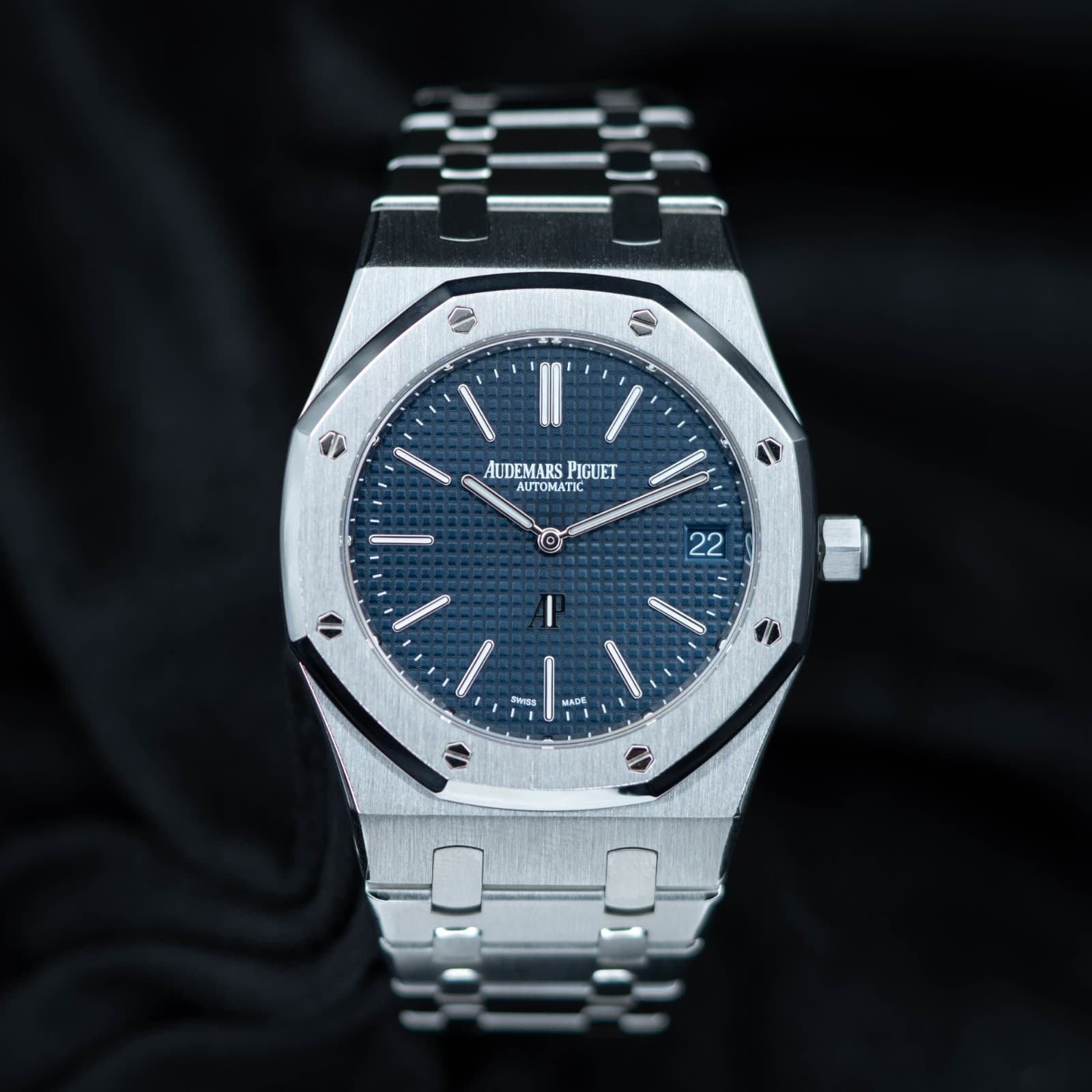 Audemars Piguet Royal Oak Jumbo 39mm Blue Extra Thin  Mint Complete Set 16202ST