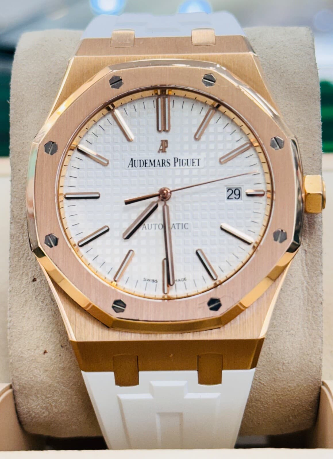 Audemars Piguet Royal Oak 15400OR 41mm Rose Gold WHITE Dial Rubber B Strap Watch
