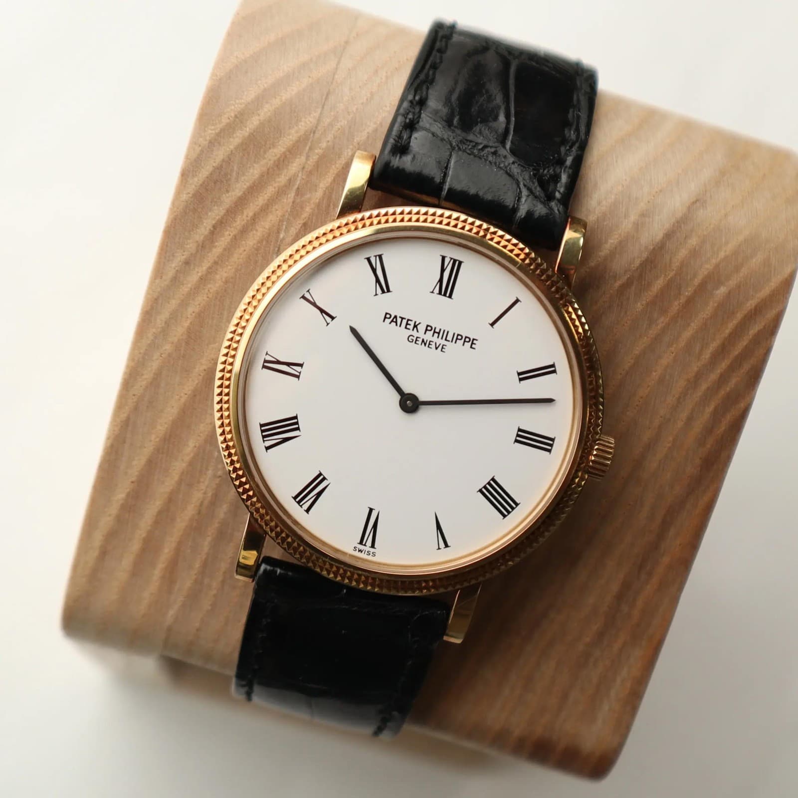 Patek Philippe Calatrava 35mm 5120J-001 18k Yellow Gold White Dial Watch