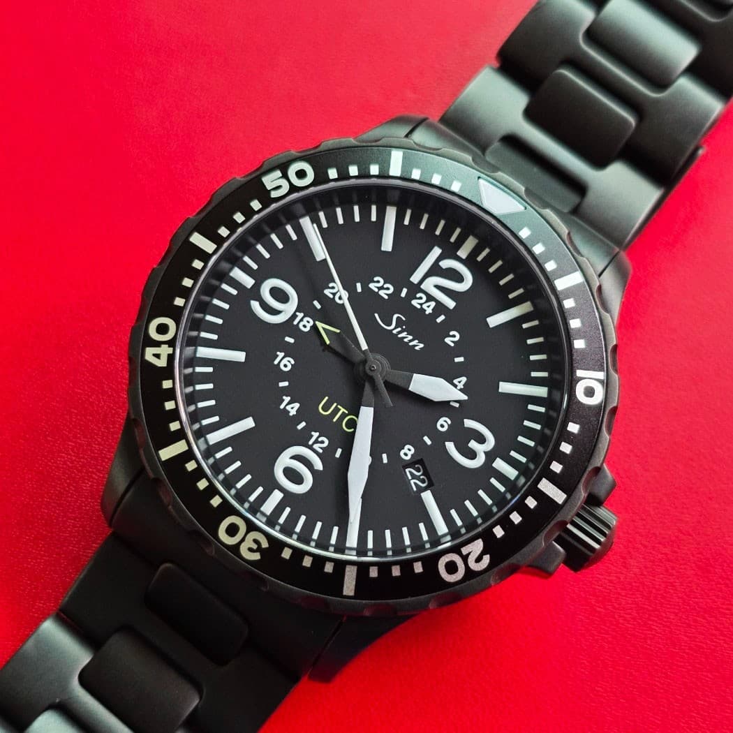 MEN  SINN  857 S UTC   AUTOMATIC  43MMM   DATE  BLACK  PVD BRACELET  BOX  CARD