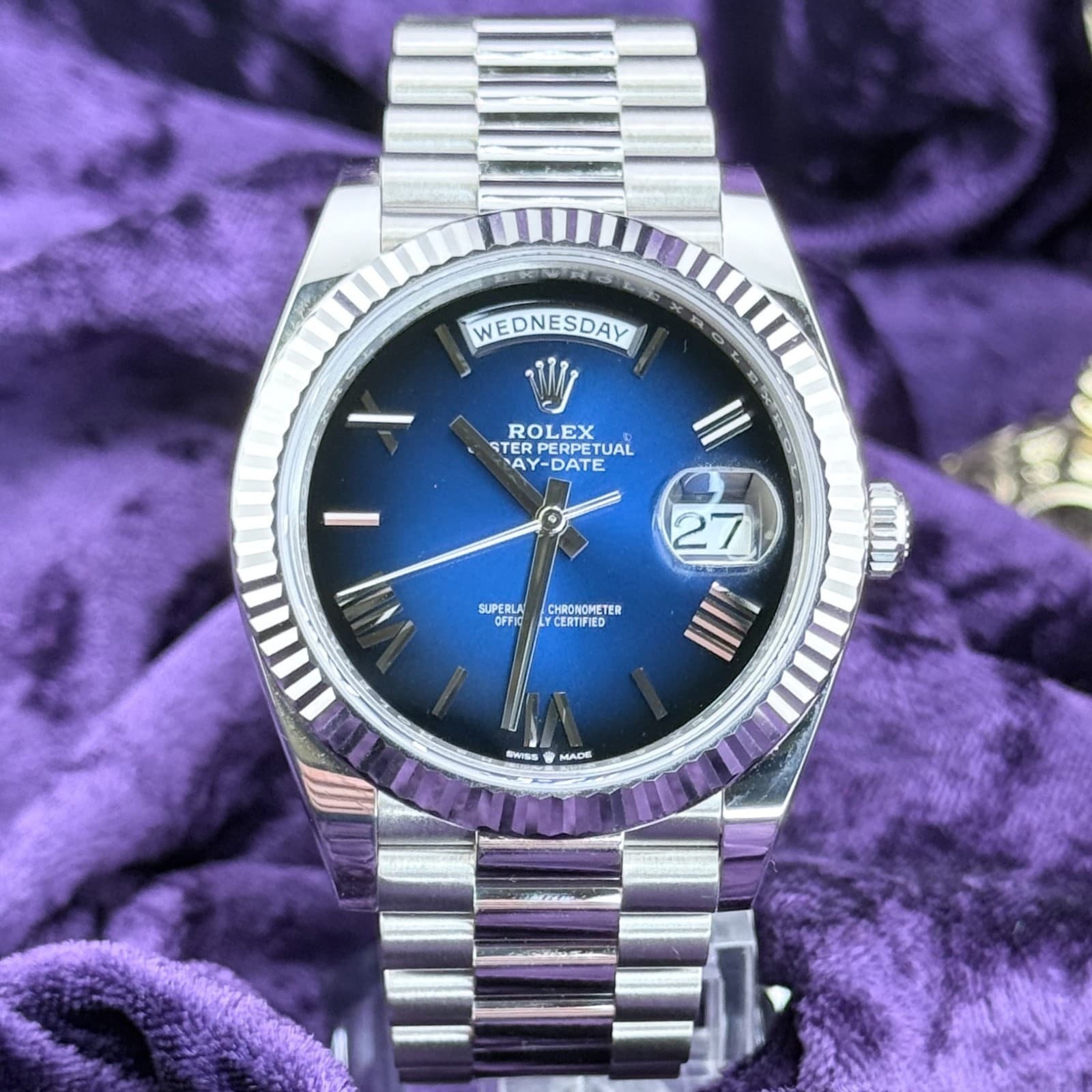 ROLEX 2025 18K WHITE GOLD PRESIDENT DAY DATE 40mm 228239 Blue Ombre Dial 40mm