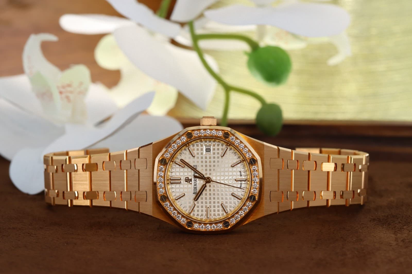 AP Royal Oak 34mm Automatic Diamonds Silver Dial -Rose Gold 77351OR.ZZ.1261OR.01