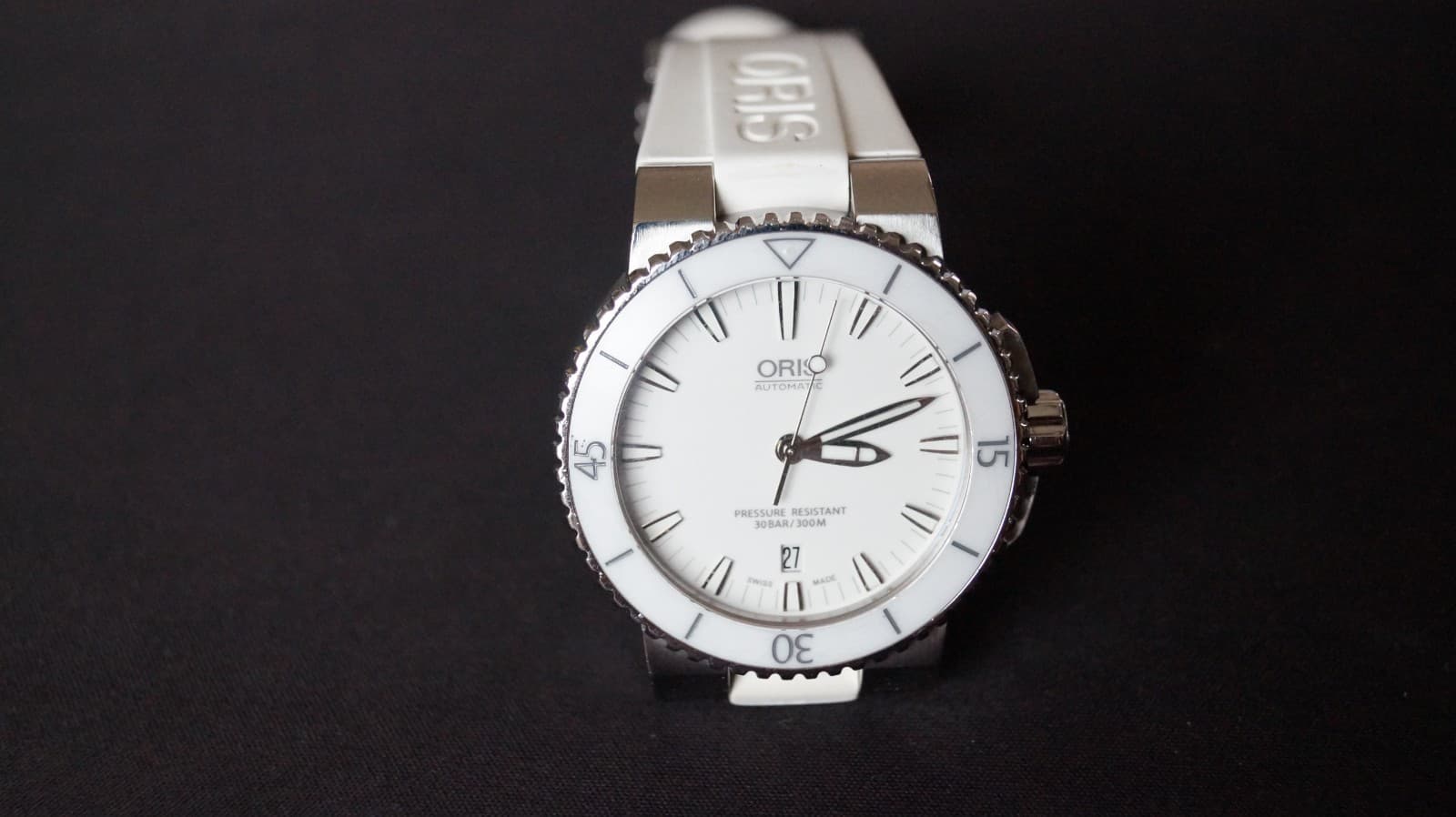 Oris AQUIS white 01 733 7653 4156-07 4 26 31EB automatic watch case 43mm ceramic
