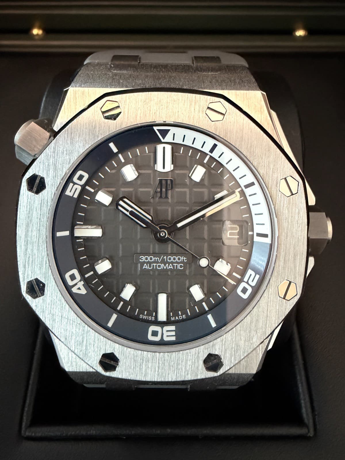 2023 Mint Condition AP Royal Oak Offshore Grey Dial Full Set 15720ST.OO.A009CA01