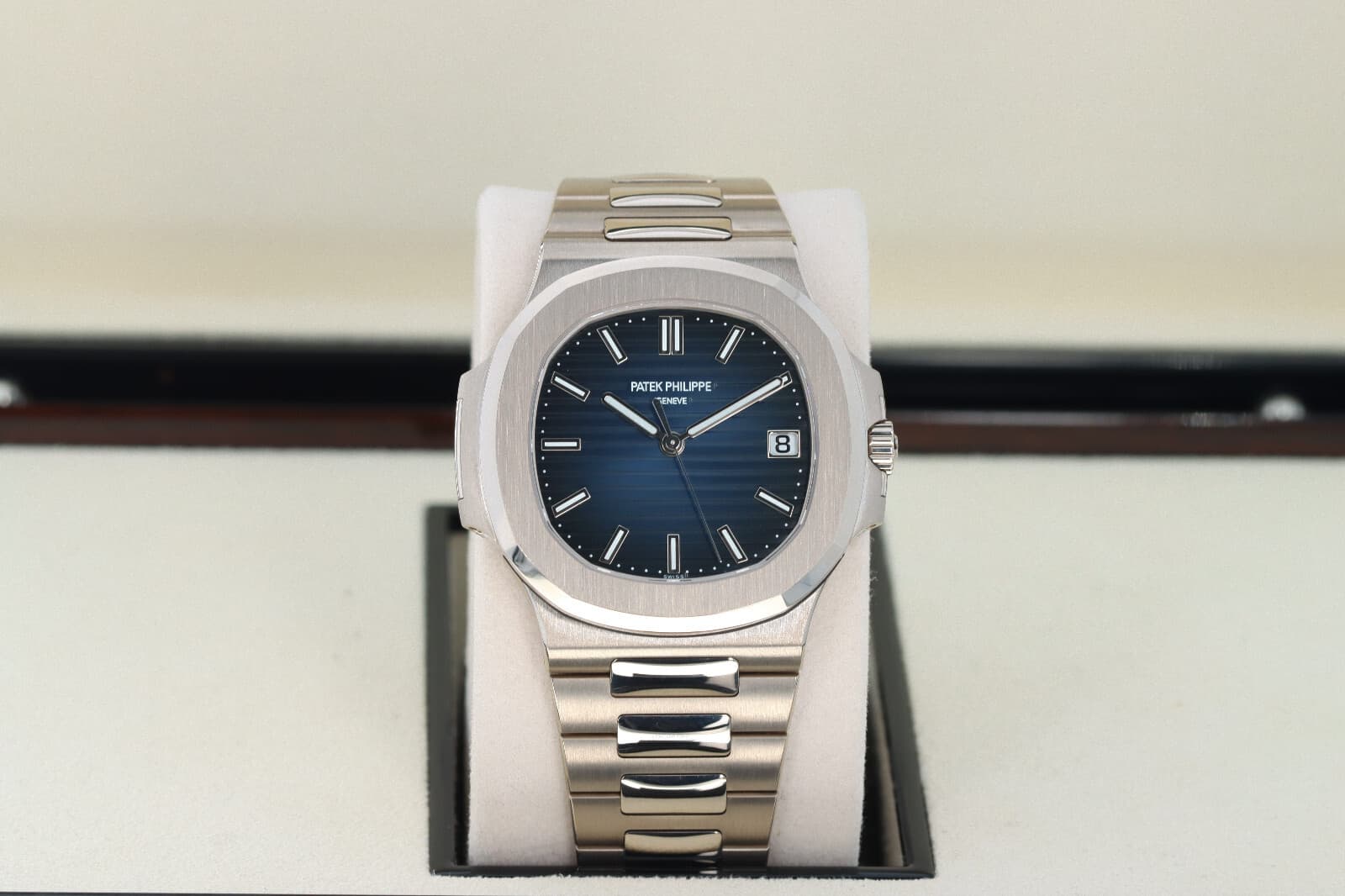 Patek Philippe 5811/1G Nautilus 18kt White Gold on Bracelet Stunning Sunburst