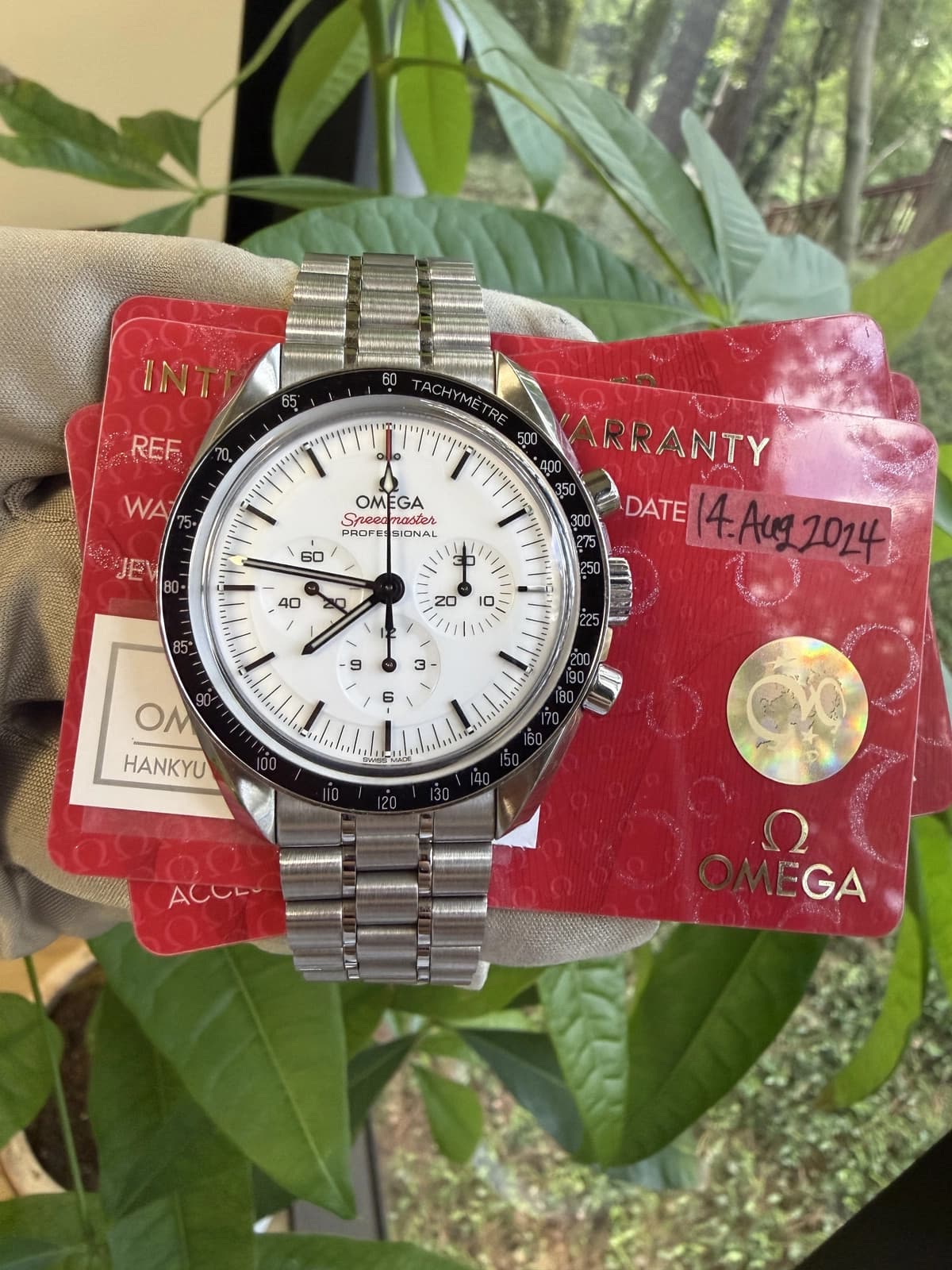 Omega Speedmaster Moonwatch Professional White Dial on Stainless Steel bracelet