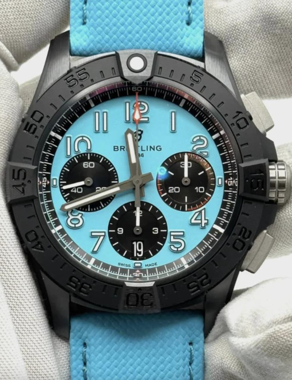 UNWORN 2026 Breitling Avenger B01 Chronograph 42 Night Mission SB0146101L1X1