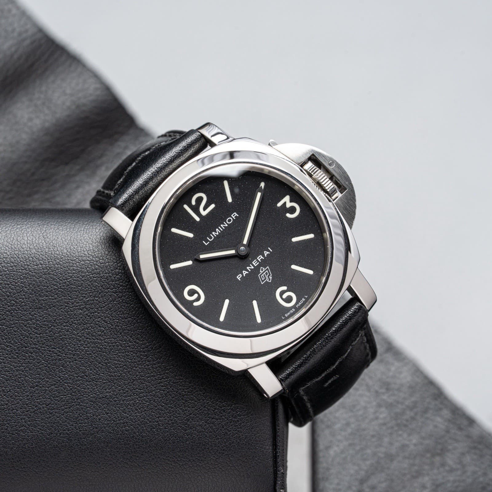 Panerai Luminor Men's Black Watch - PAM00000