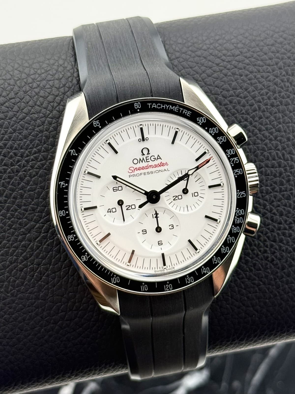 Omega Speedmaster Professional White Dial Men's - 310.32.42.50.04.001 - 2026