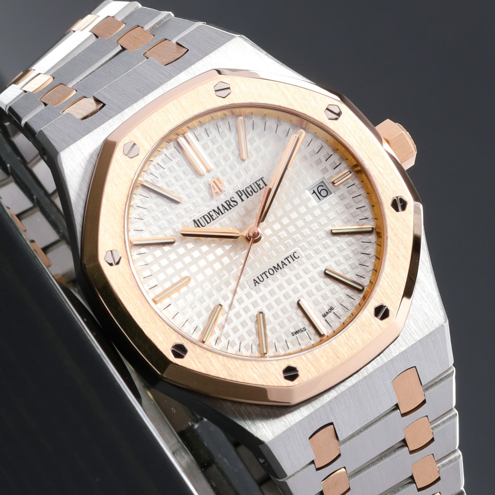 Audemars Piguet Royal Oak 2016 41mm Stainless Steel Rose Gold White 15400SR