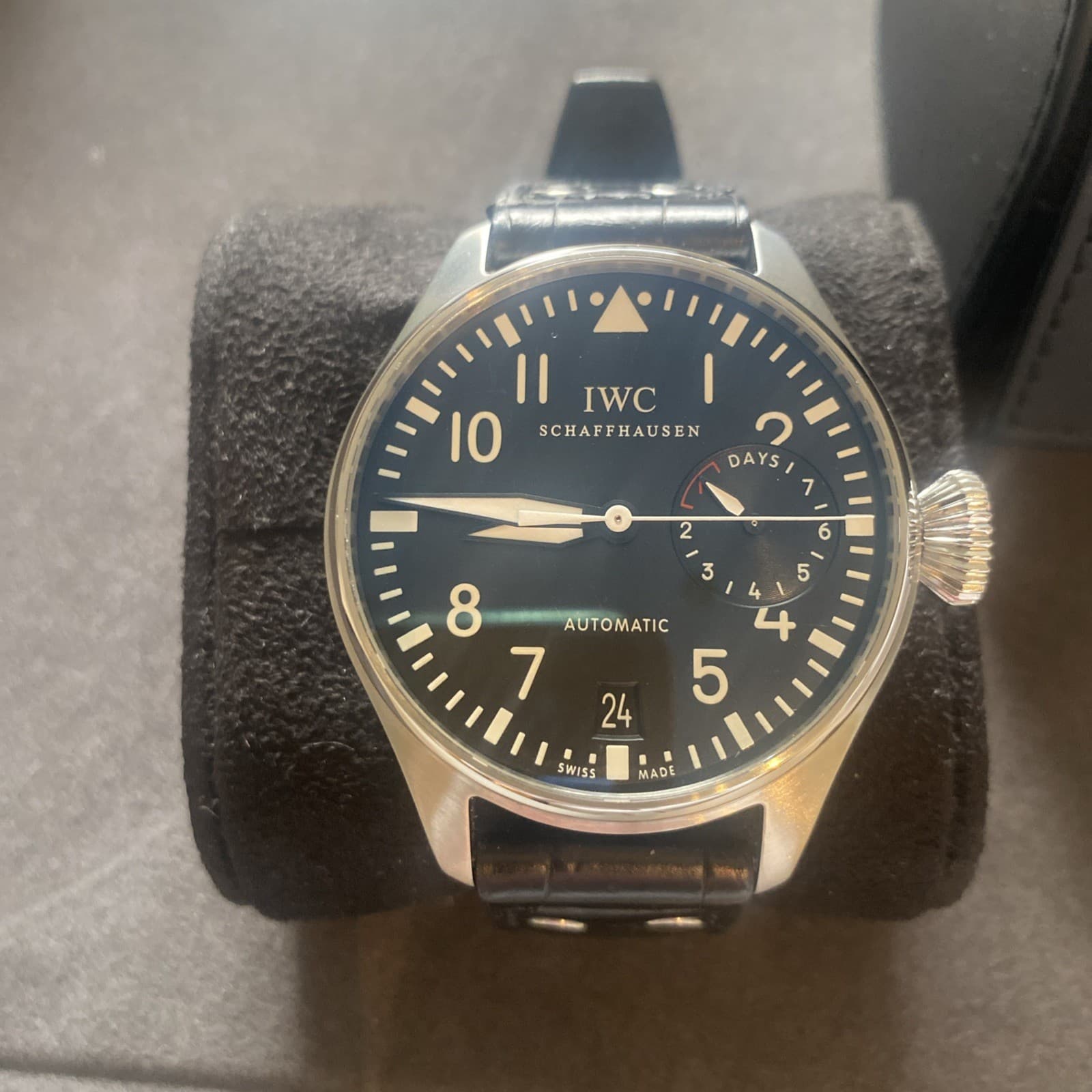 IWC Big Pilot Watch. Ref- IW5004-01. 2009. Travel box and papers. 