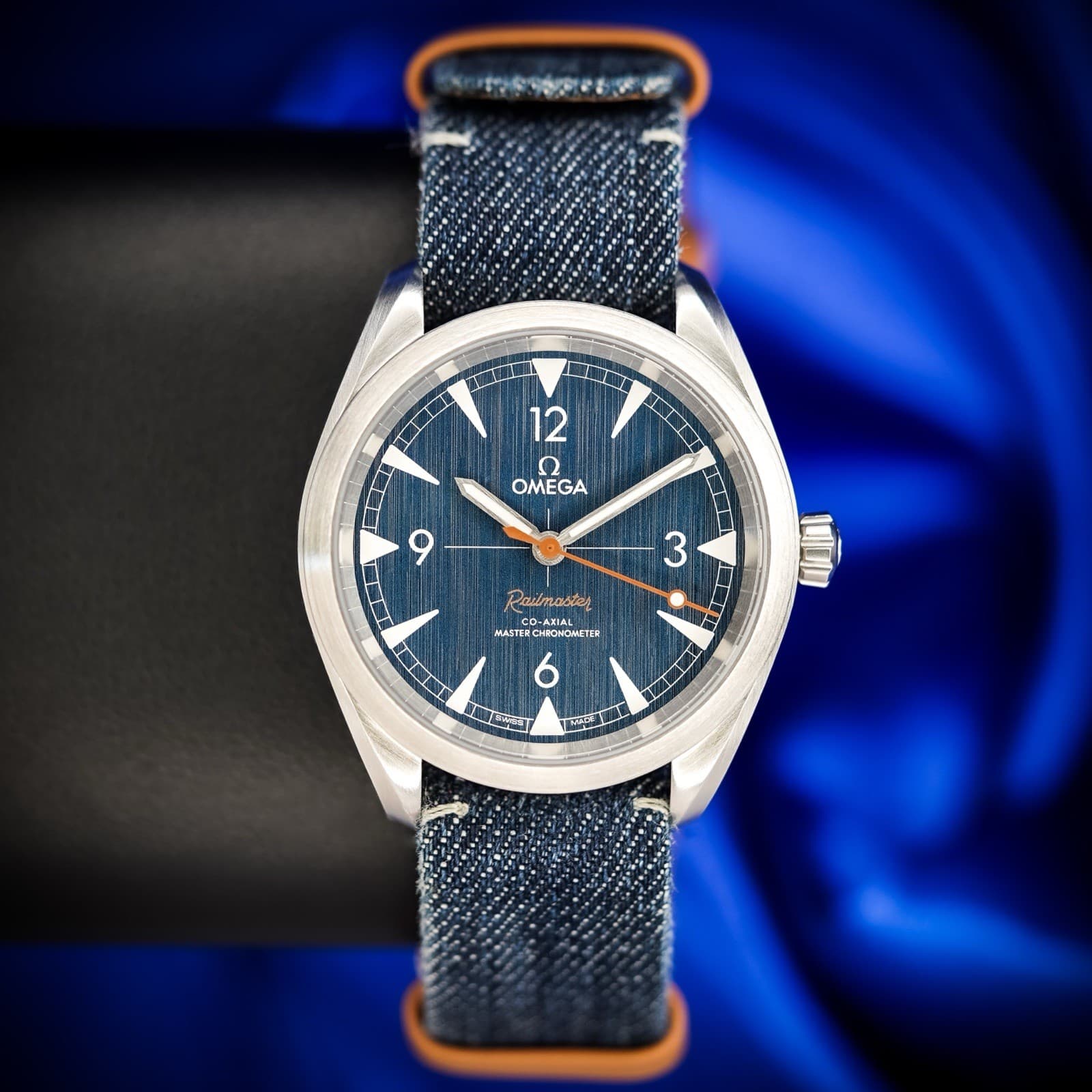 Omega Seamaster Railmaster 220.12.40.20.03.001 40mm Steel Blue Dial Box Papers