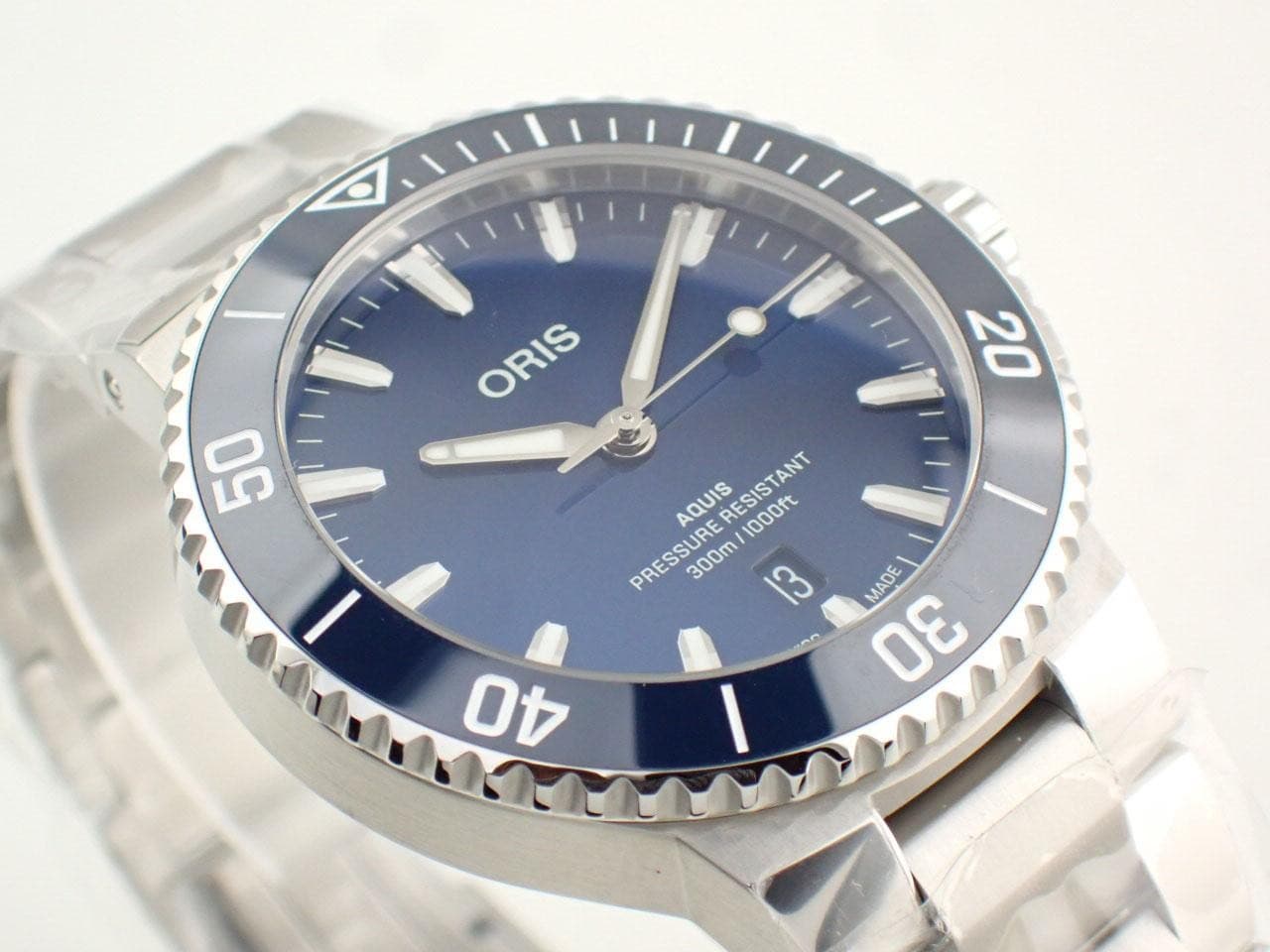 ORIS Aquis Date 01 733 7787 4135-07 8 22 04PEB TO327855