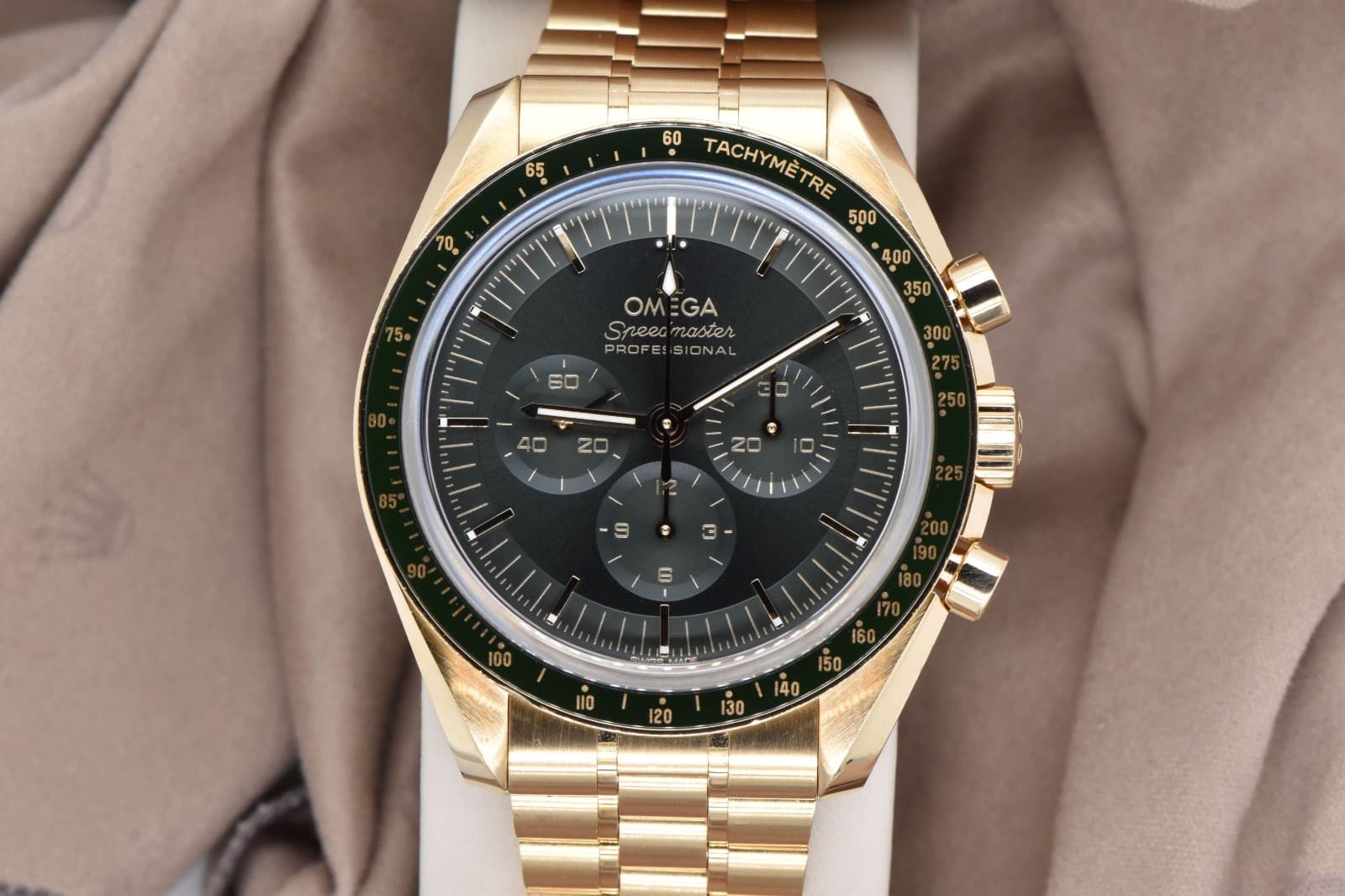 2023 Omega Speedmaster Moonwatch 42mm Moonshine Gold Green 310.60.42.50.10.001