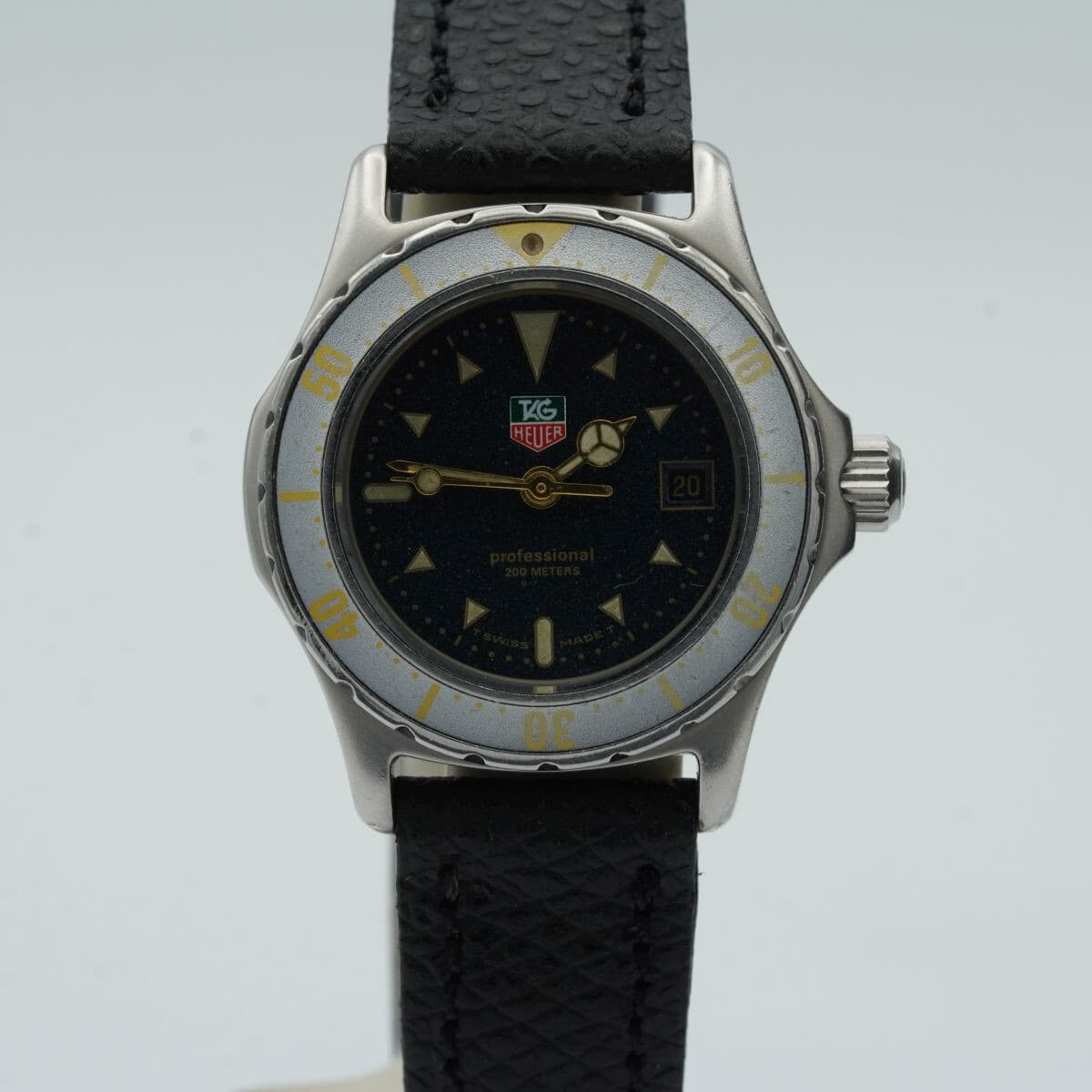 TAG Heuer Professional 2000 Women's Watch 26MM 972.006 Vintage Quartz TH126