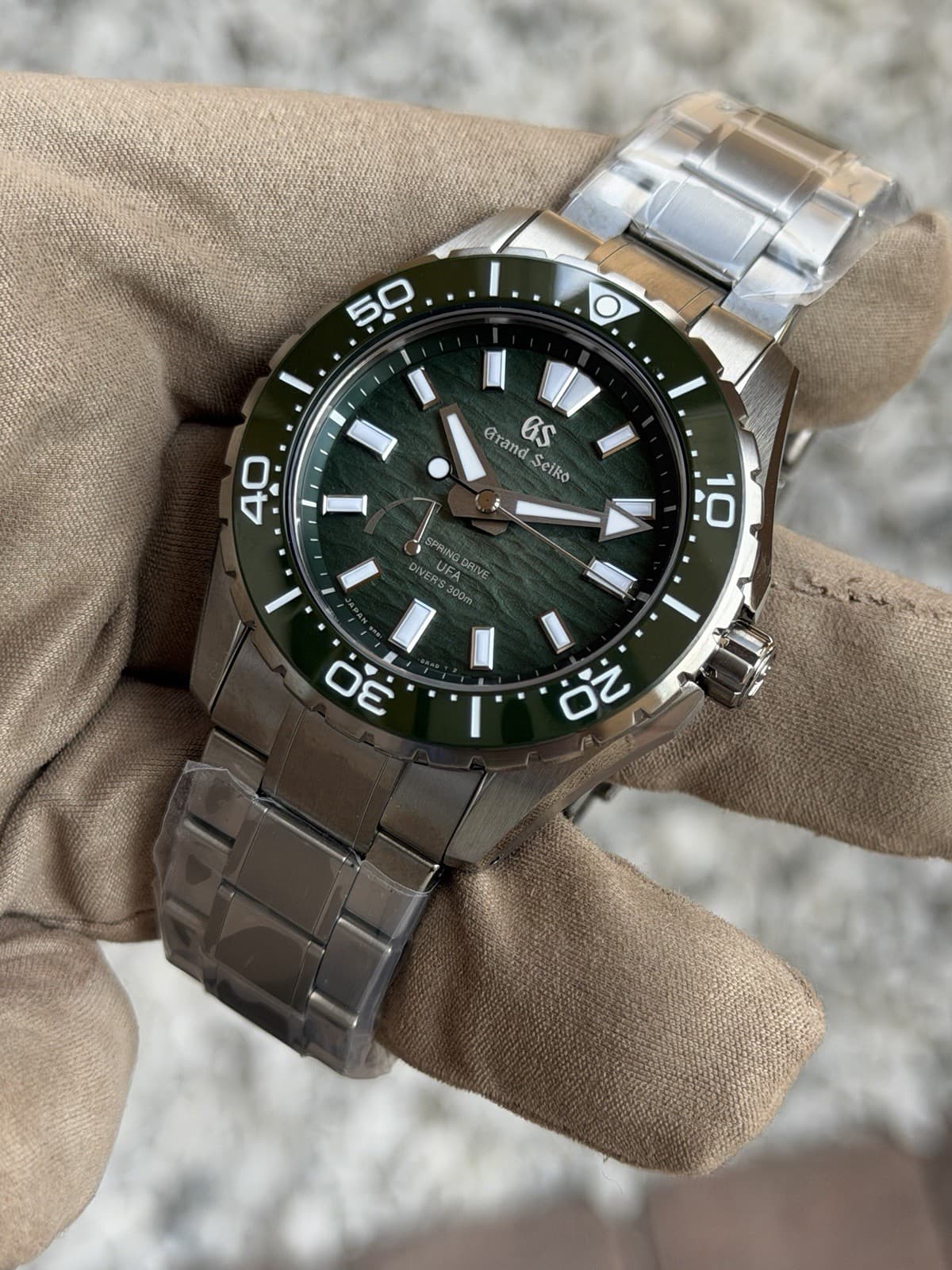 Grand Seiko Evolution 9 Green WATCH - SLGB025 Diver 40.8mm Titanium 2026 Release