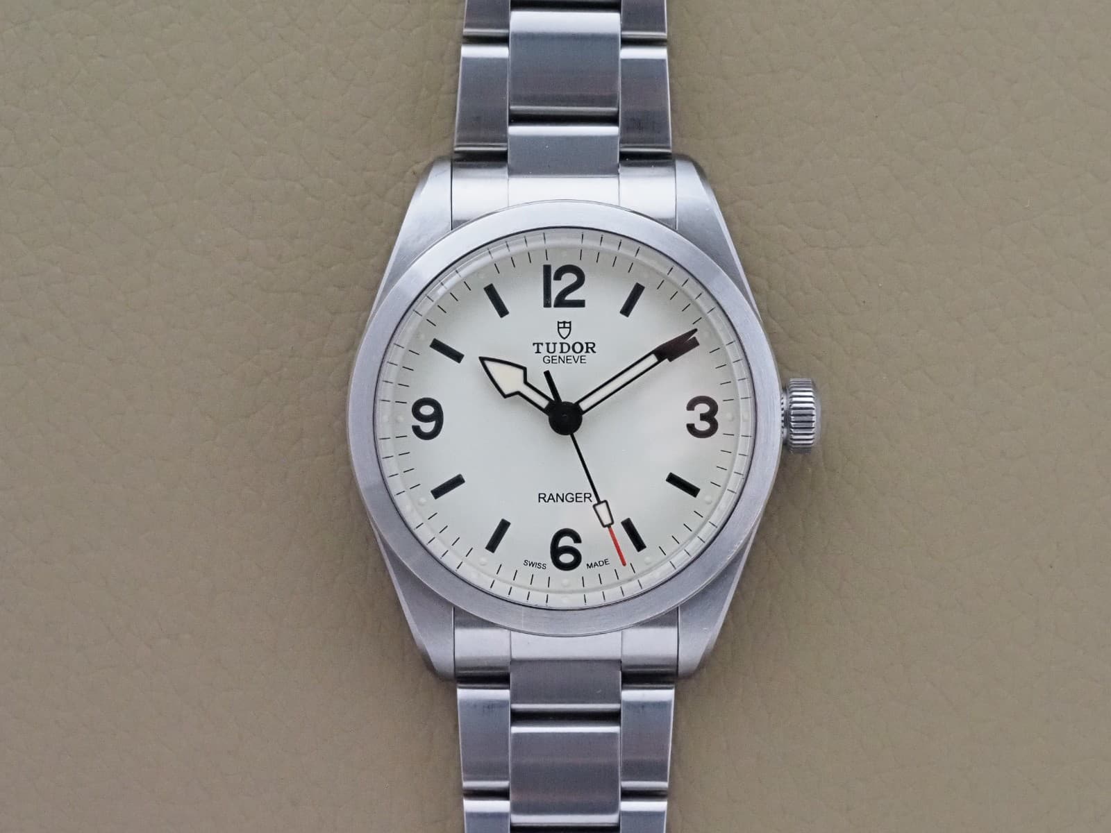 Tudor Ranger 79950 39mm Dune Dial With Card 2026 Full Bracelet Very Good!