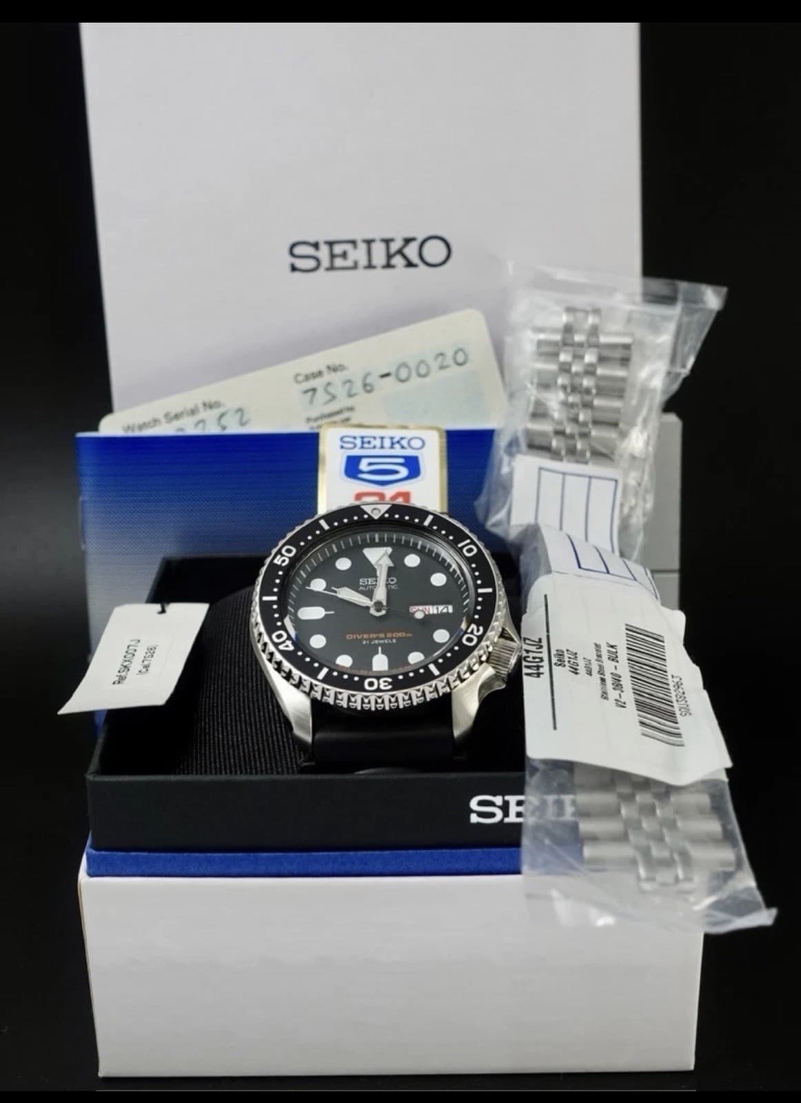 Seiko SKX007J1 - Brand New - Full Set - New jubilee Bracelet Included