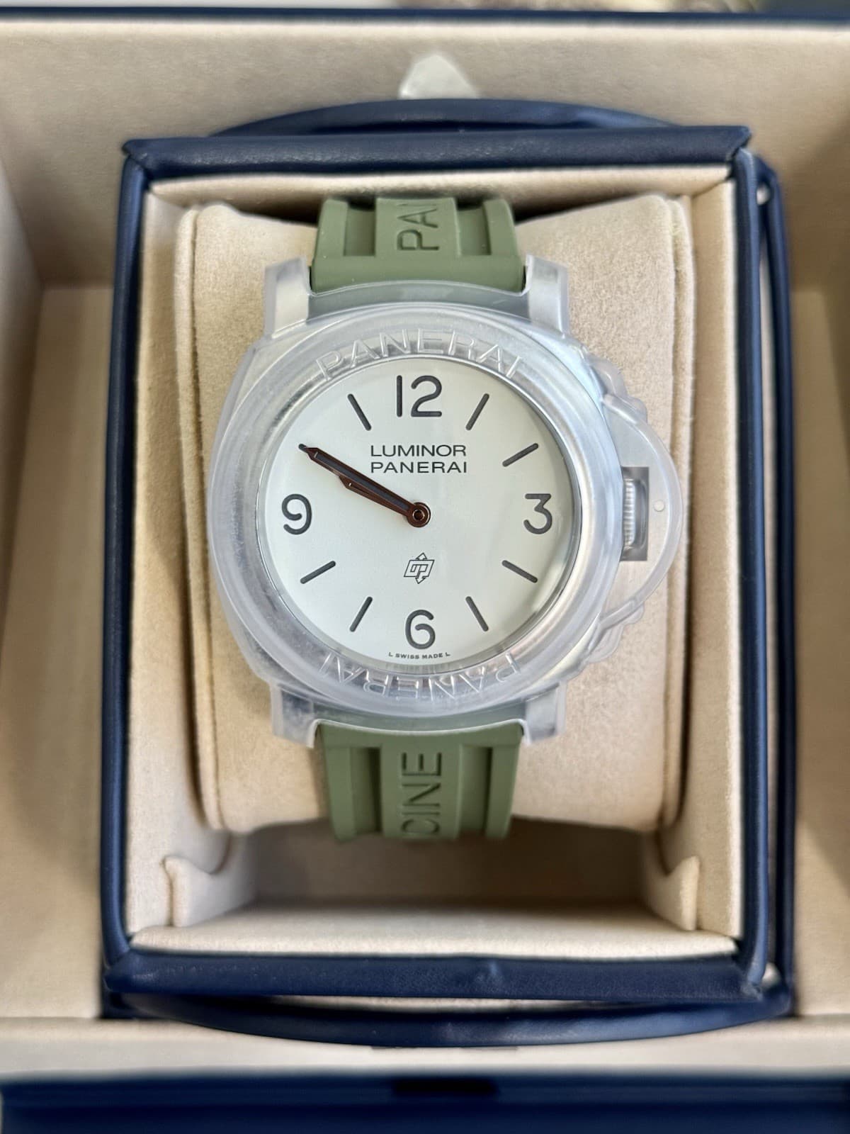 Panerai Luminor  PAM01087 44mm White Dial Full Set Box Papers New 2026