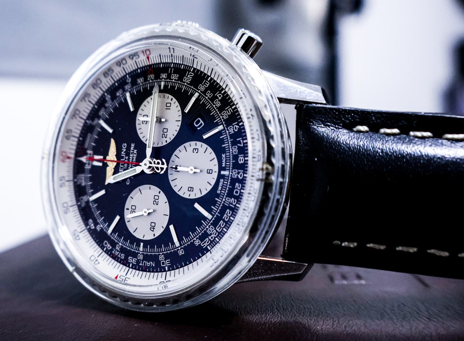 AB012721/BD09-441X | Breitling Navitimer 01 | The original Emblem | Auth+Docs