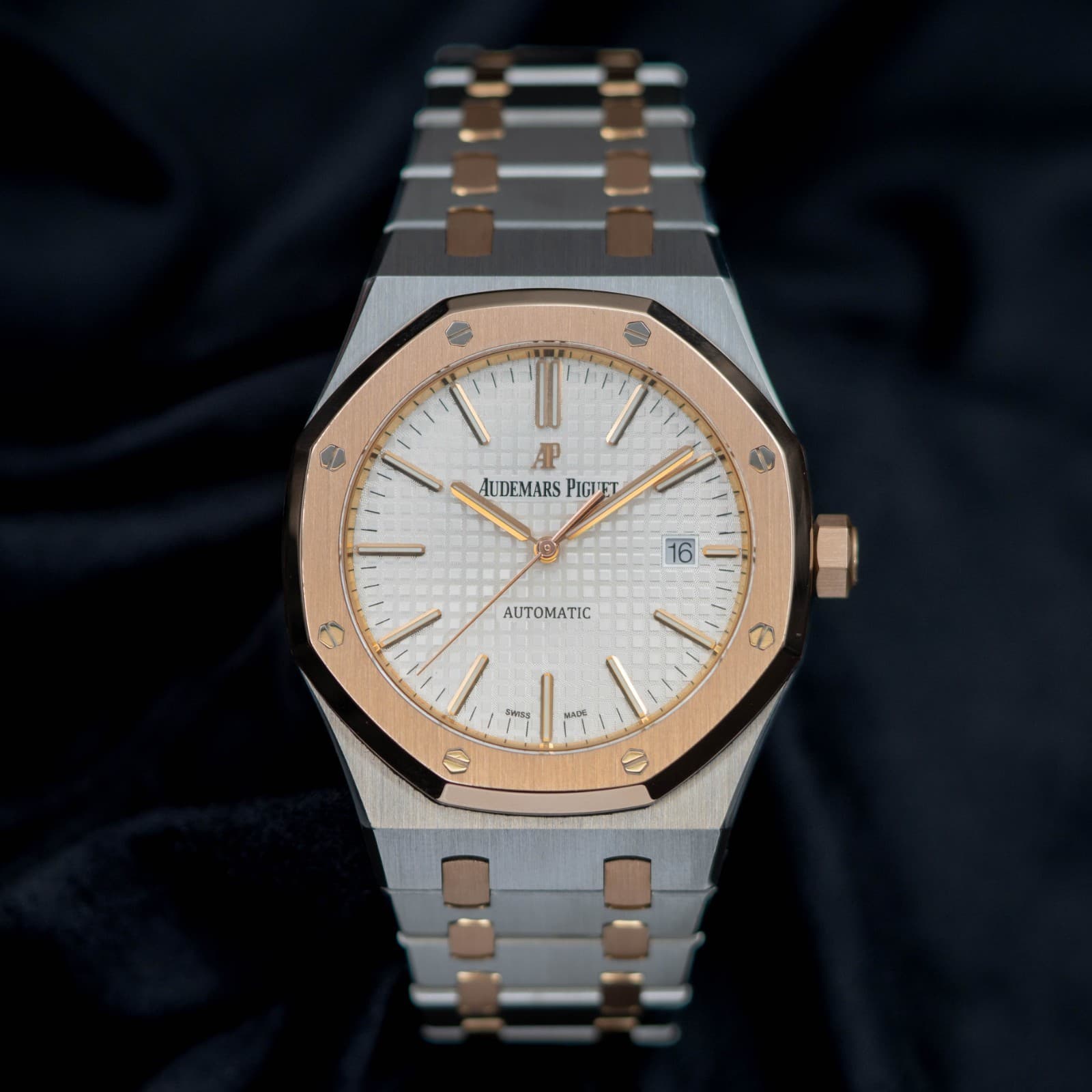 Audemars Piguet Royal Oak 41mm White Dial Two Tone Mint Complete Set 15400SR