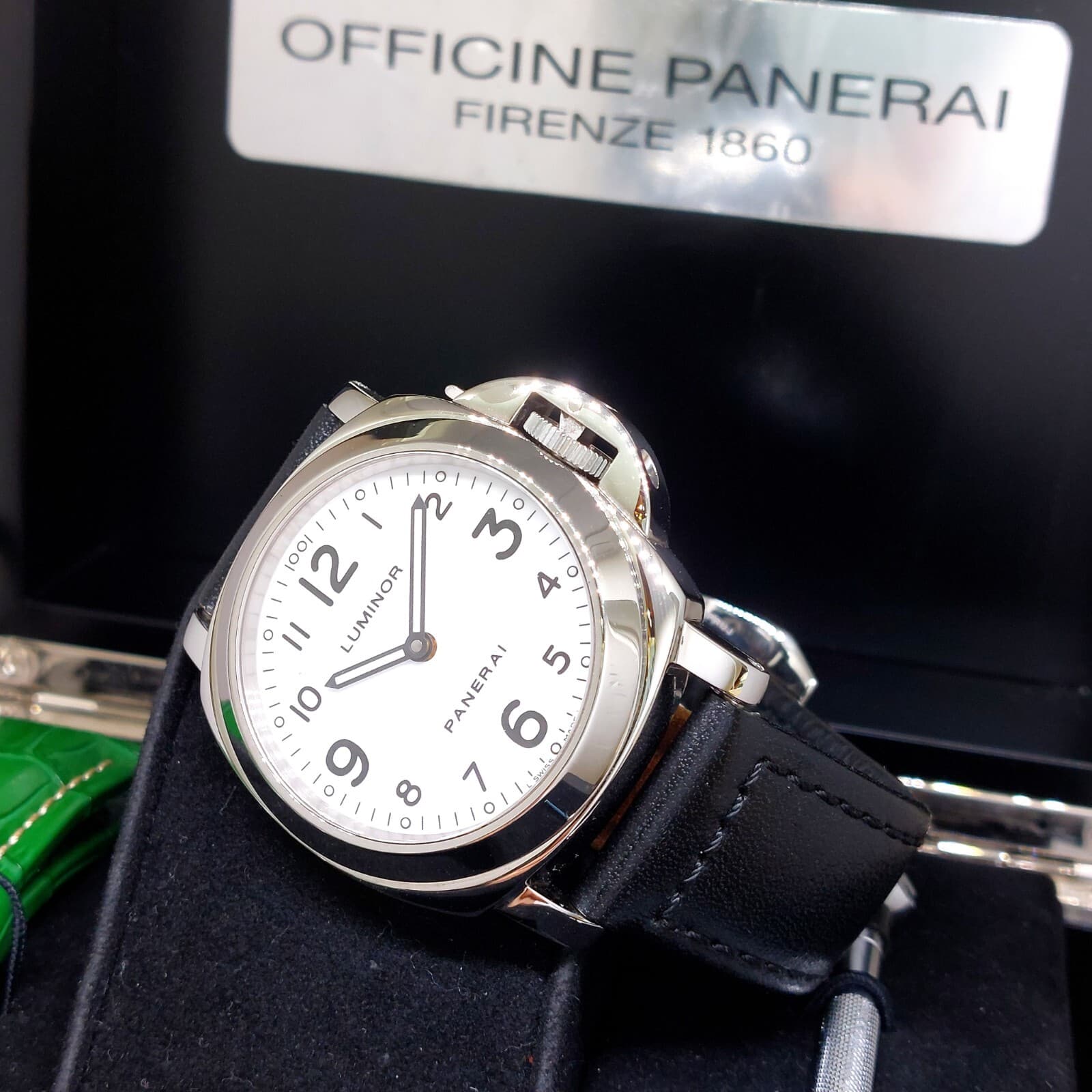 Panerai 44mm White Dial Luminor REF: PAM10 PAM00010