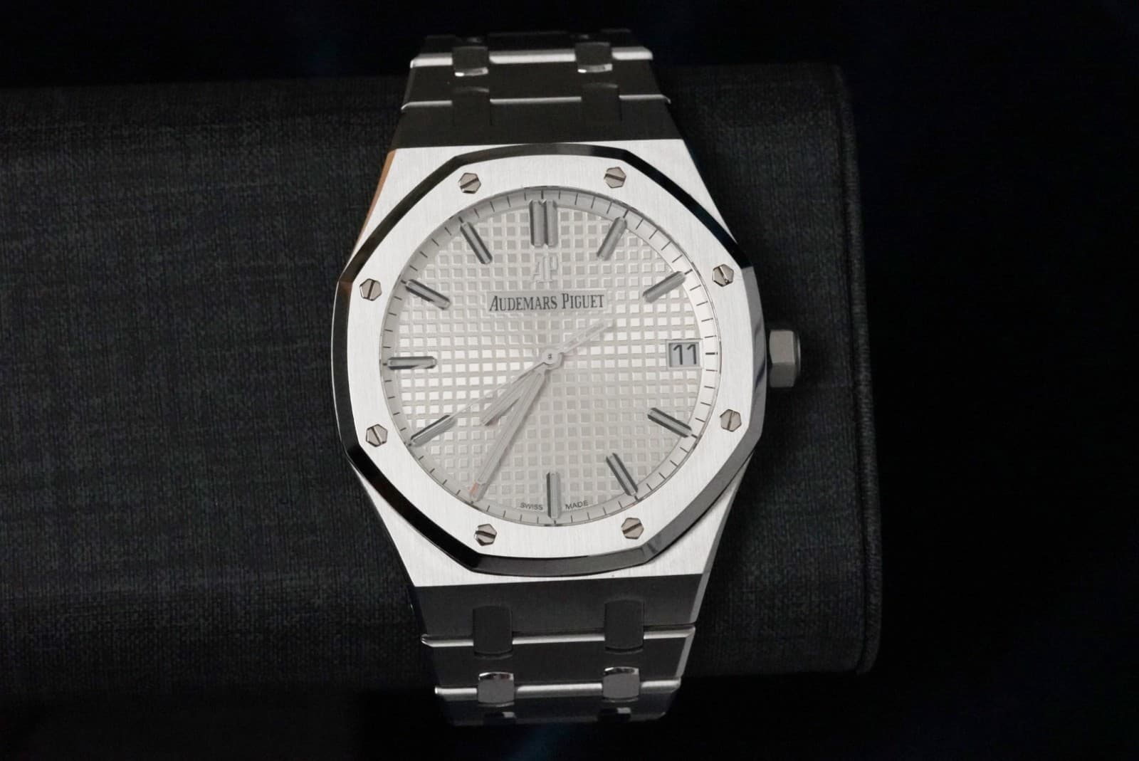 2020 Audemars Piguet Royal Oak 15500ST.OO.1220ST.04 41mm White Dial