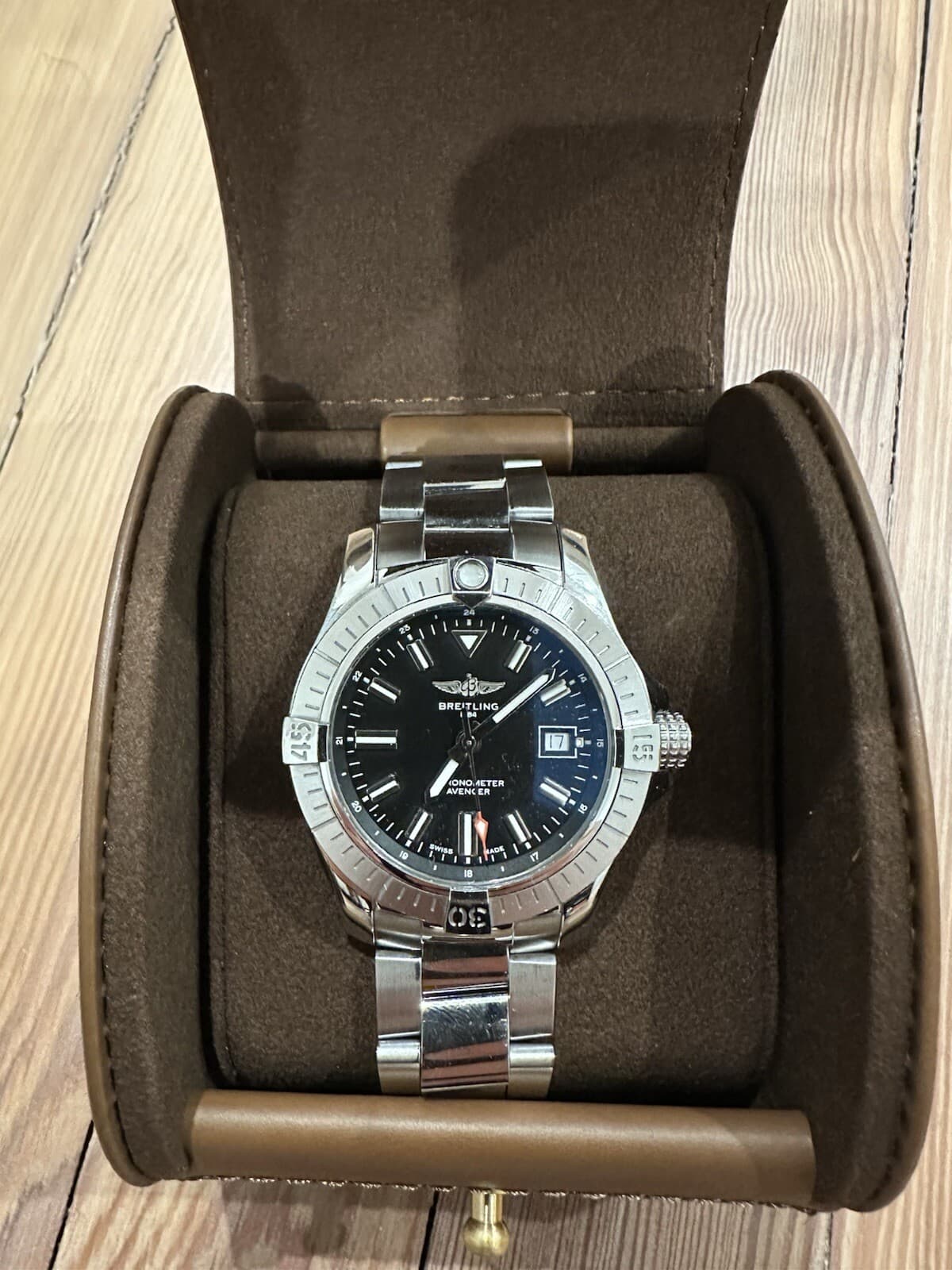 Breitling Avenger Automatic 43 A17318101B1A1