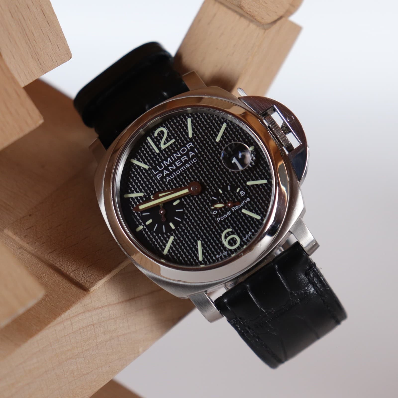 Panerai Luminor Power Reserve | Hobnail Dial | 40mm | Ref. PAM00241