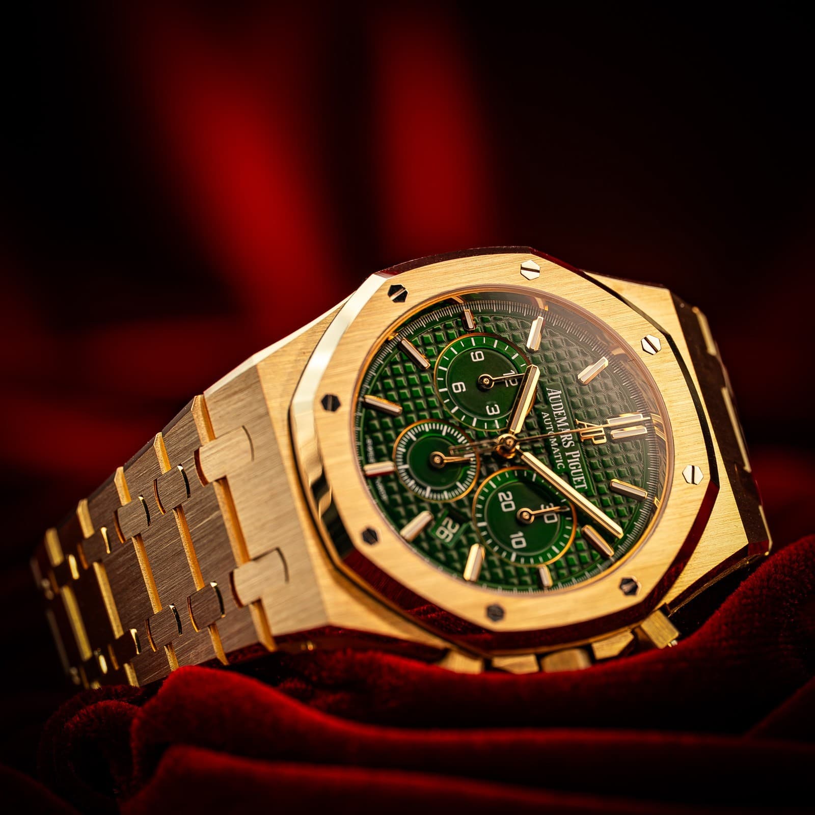 Audemars Piguet Royal Oak Chronograph Yellow Gold Green Dial 26331BA Full Set