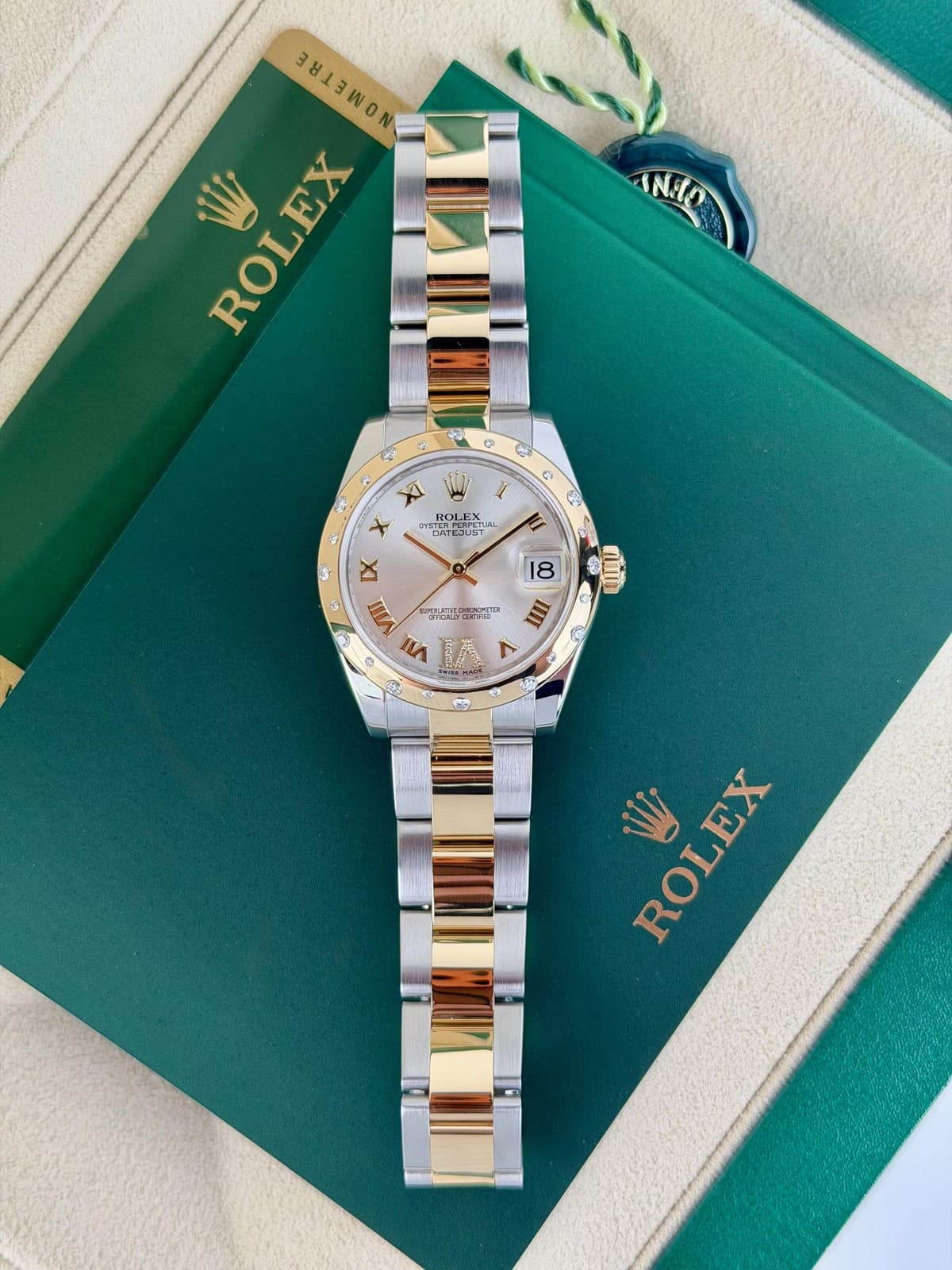 Rolex Datejust 31mm 2014 Silver Roman VI Domed Oyster Preowned 178343
