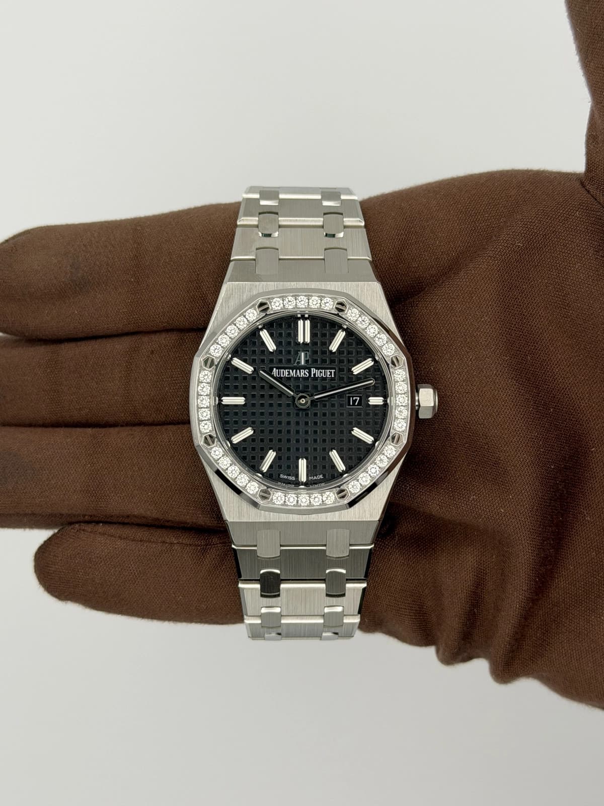 Audemars Piguet Royal Oak 67651ST Ladies 33mm Diamond Bezel Black Dial
